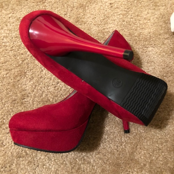 Shoes 👠 - Picture 2 of 4